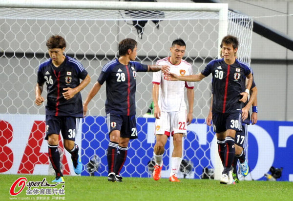  尤文后防线失误连连，三分钟内连丢两球